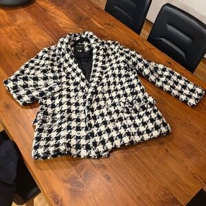 Maje blazer size 40-  like new.  220$